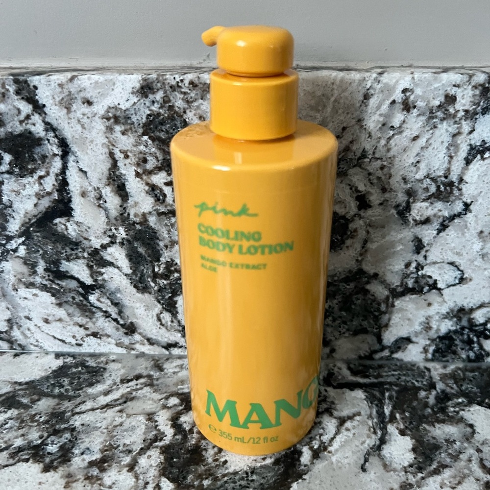 Victoria's Secret/Pink
MANGO COOLING BODY LOTION Mango Extract & ALOE 12 oz NEW